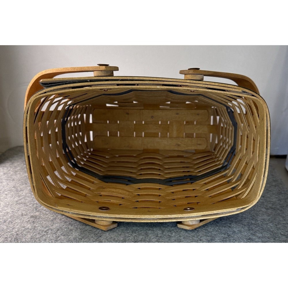 Longaberger Collector's Club Membership 10" Basket 2000 - Picture 11 of 11